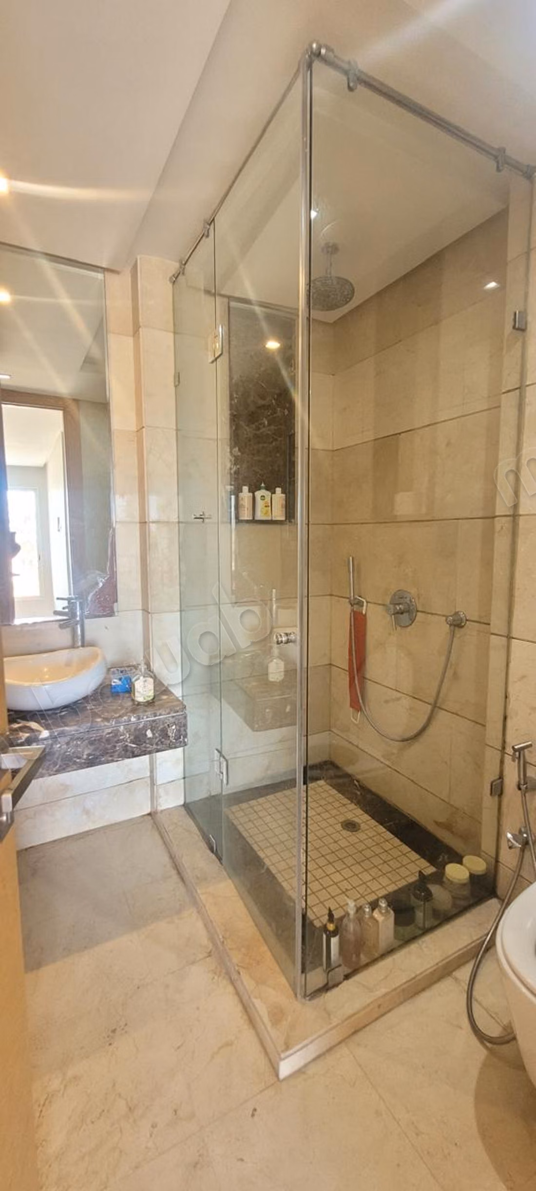 Schitterende Gemeubileerde Villa – 3 Gevels & Premium Voorzieningen