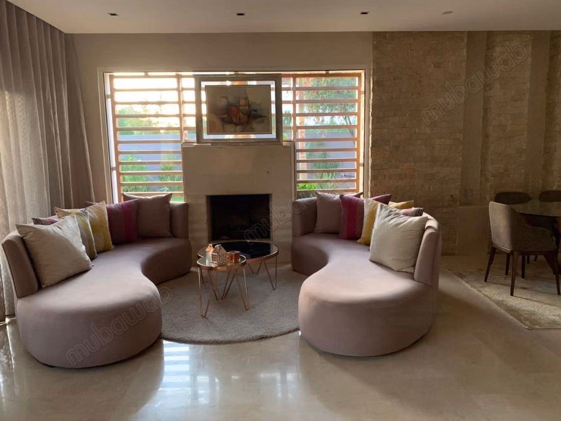Schitterende Gemeubileerde Villa – 3 Gevels & Premium Voorzieningen