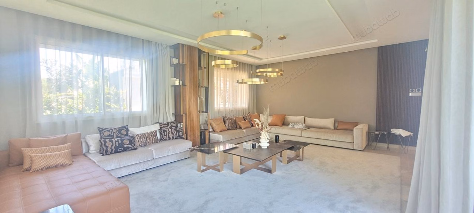 Schitterende Gemeubileerde Villa – 3 Gevels & Premium Voorzieningen