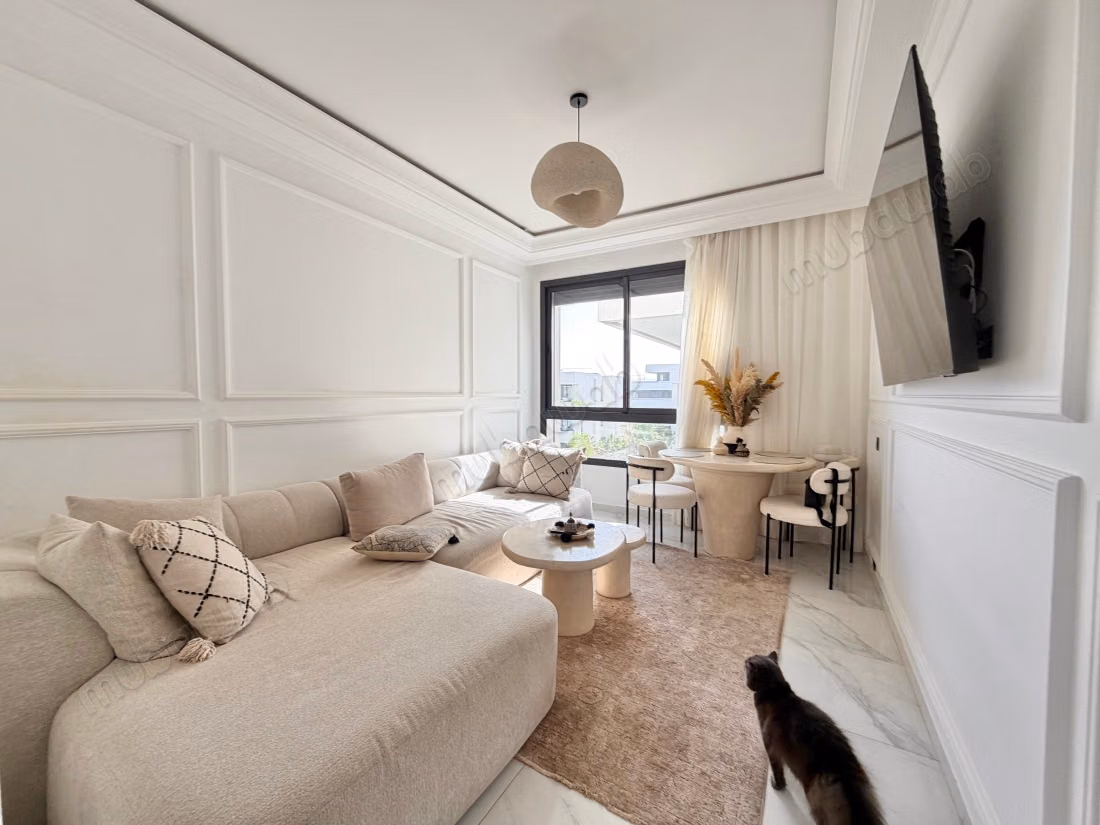 Bel appartement en location à Ain Diab Extension. 4 pièces confortables. Meublé