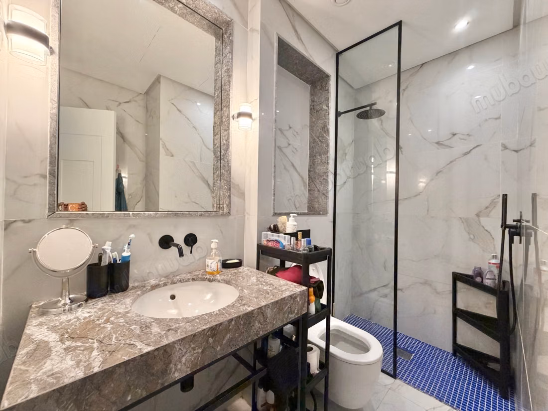 Bel appartement en location à Ain Diab Extension. 4 pièces confortables. Meublé
