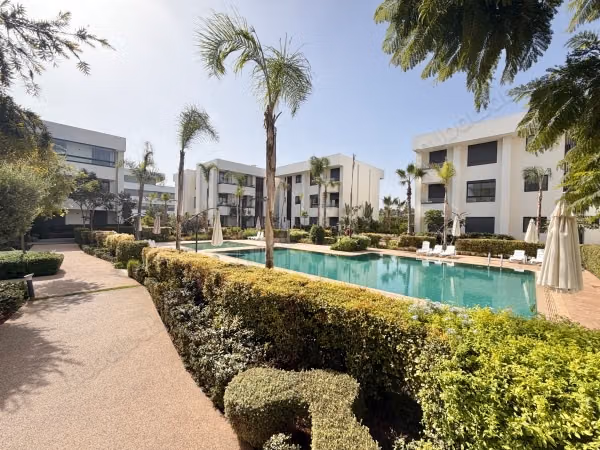 Bel appartement en location à Ain Diab Extension. 4 pièces confortables. Meublé