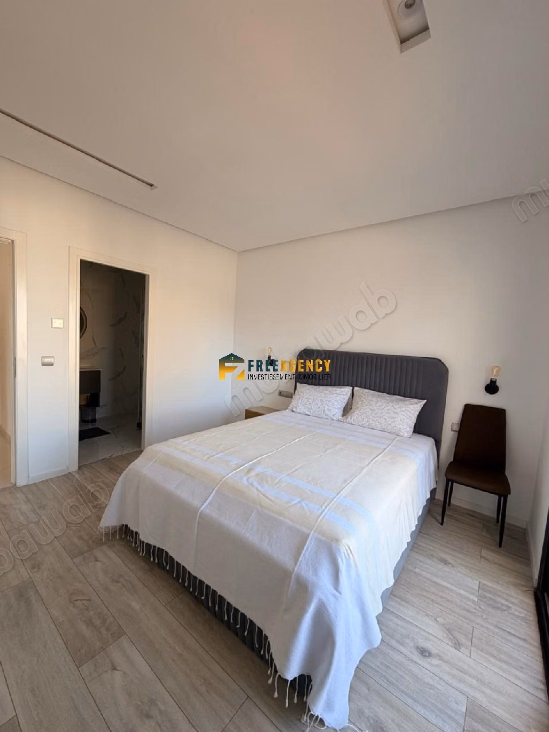 Te koop, luxe appartement met uitzicht op zee