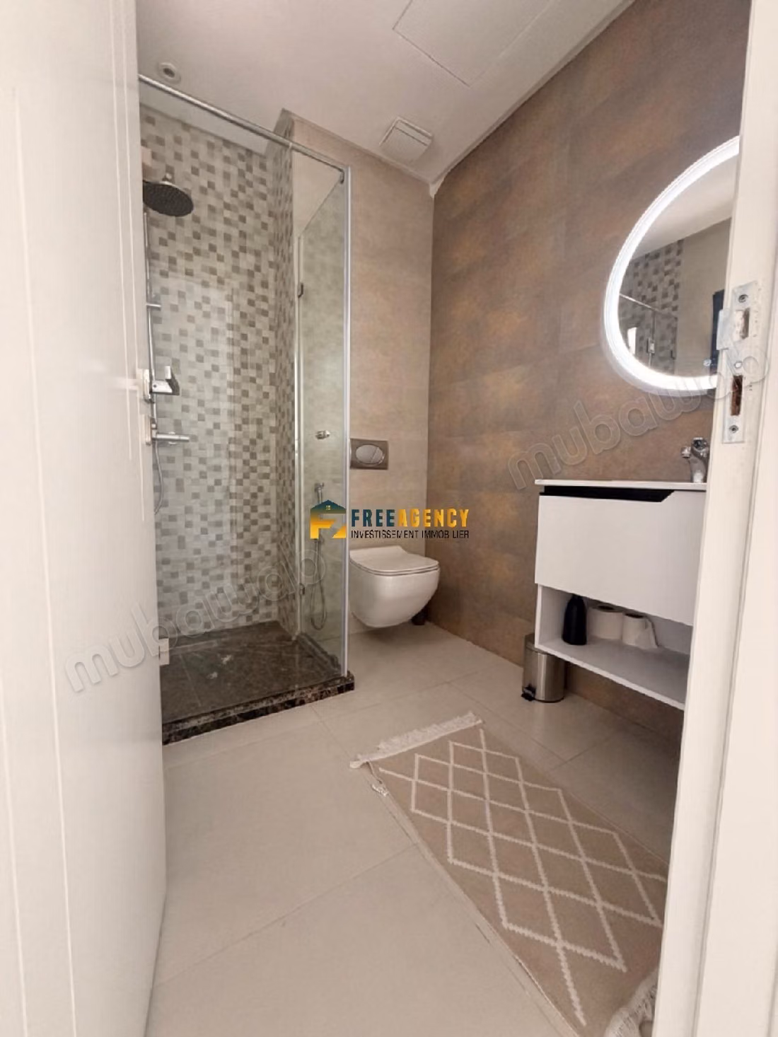 Te koop, luxe appartement met uitzicht op zee