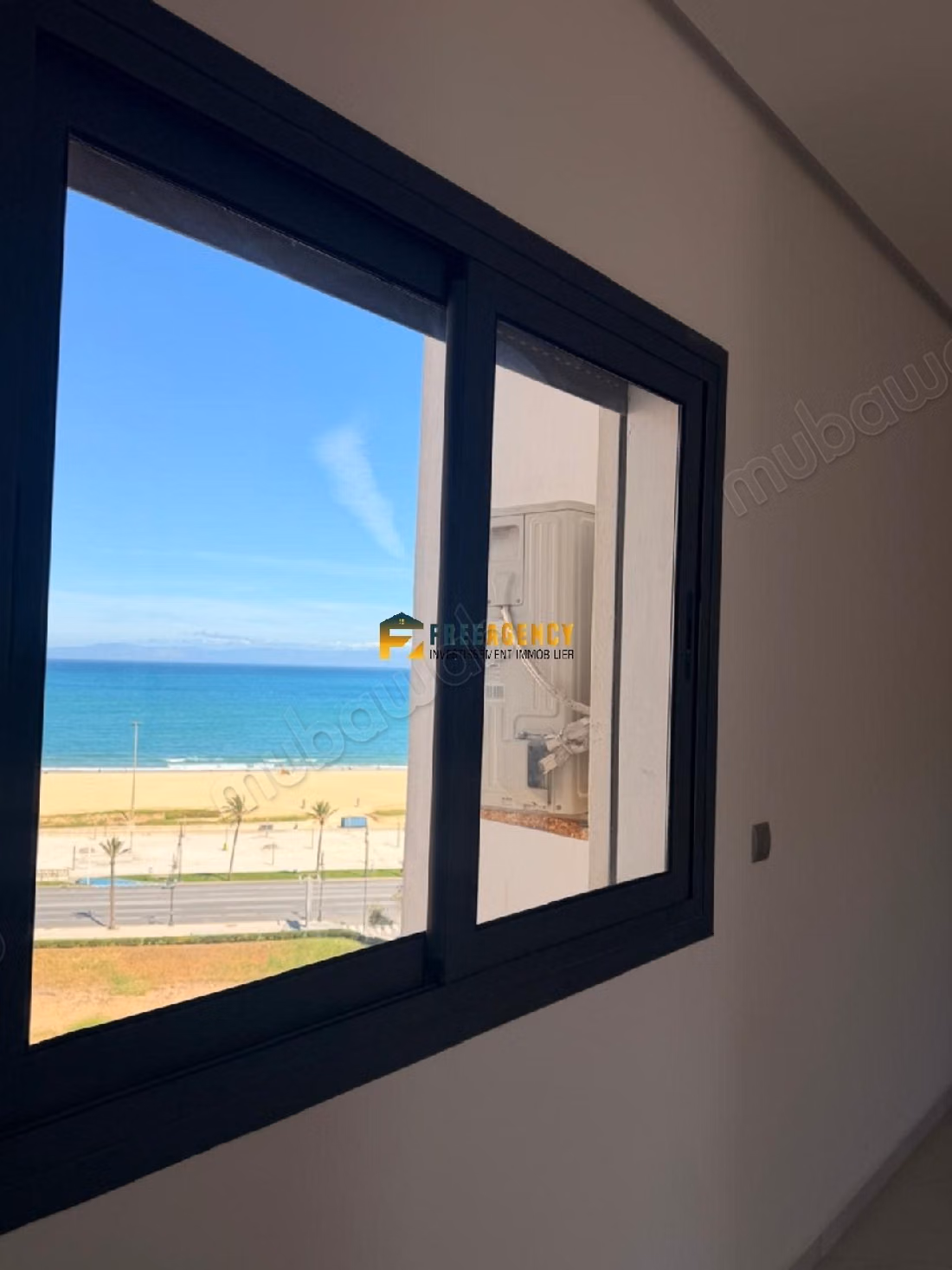 Te koop, luxe appartement met uitzicht op zee