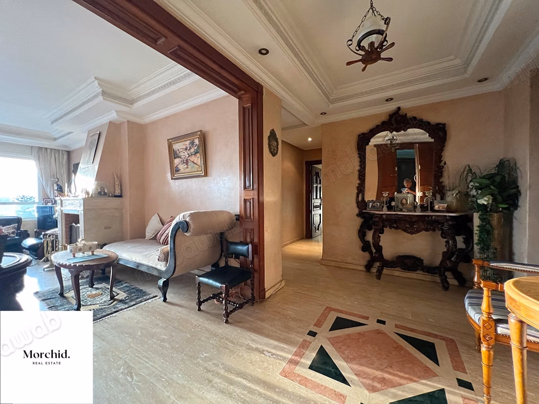 Appartement en vente à Triangle d'Or. 4 chambres. 0 vis à vis