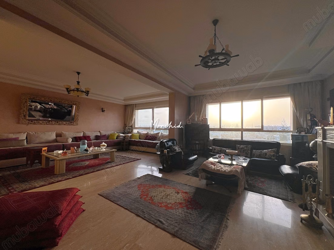 Appartement en vente à Triangle d'Or. 4 chambres. 0 vis à vis — 2