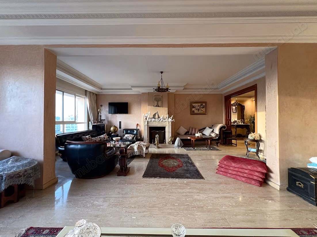 Appartement en vente à Triangle d'Or. 4 chambres. 0 vis à vis — 4