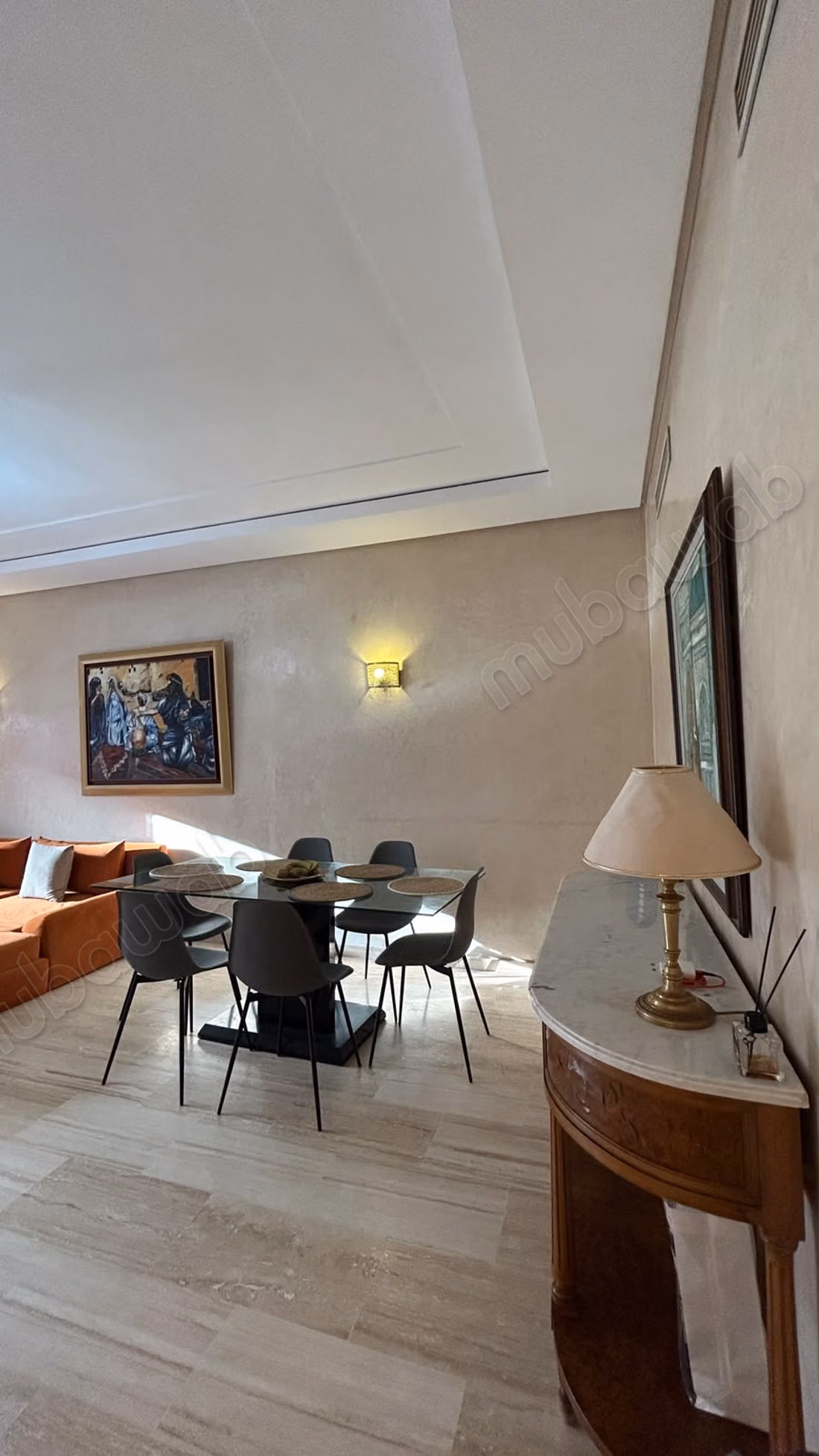 Bel apartamento en alquiler en Guéliz. Superficie de 120 m². Bien amueblado.