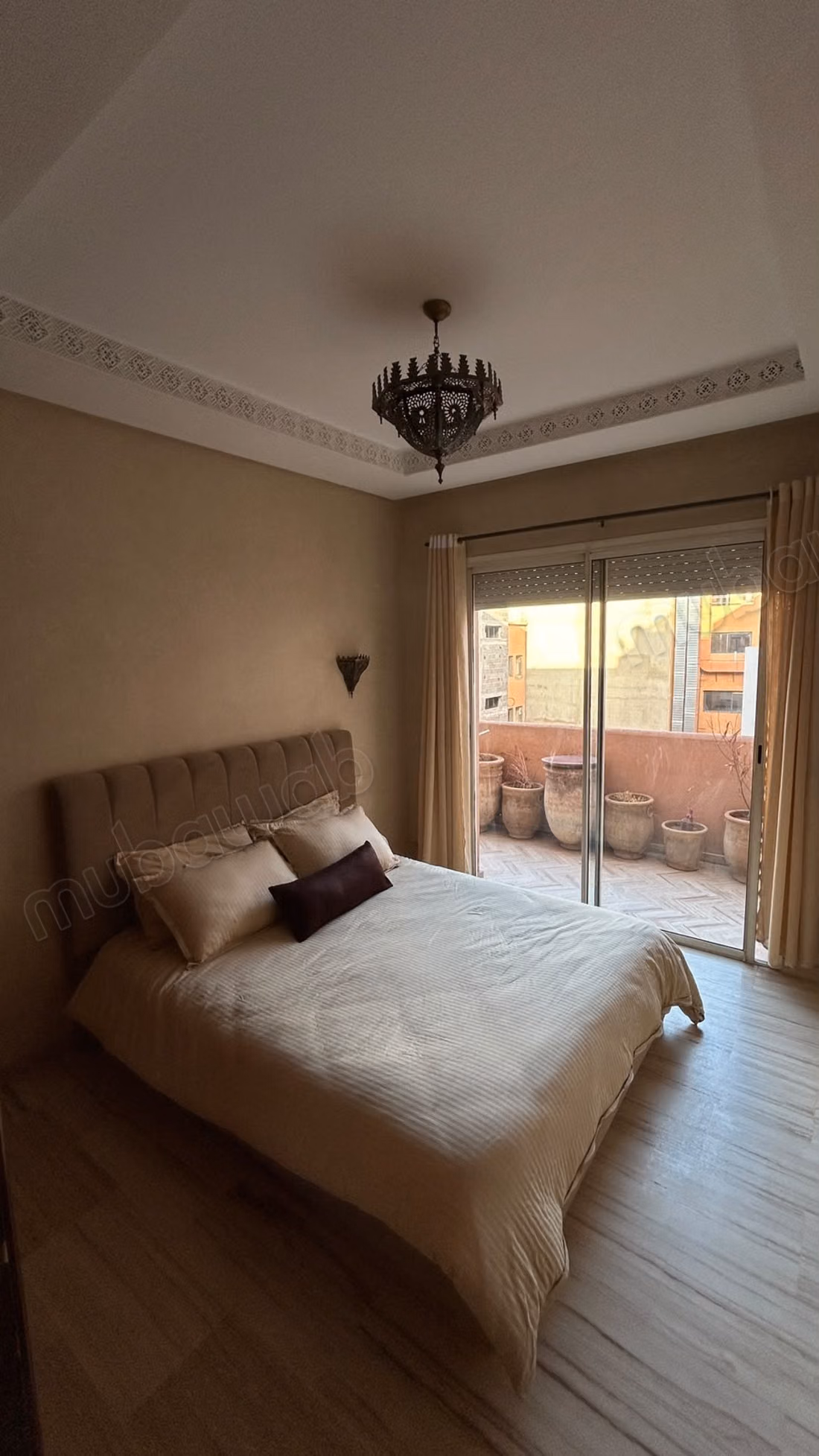 Bel apartamento en alquiler en Guéliz. Superficie de 120 m². Bien amueblado.