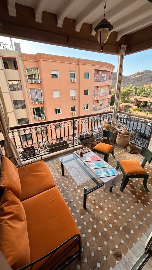 Bel appartamento in affitto a Guéliz. Superficie di 120 m². Ben arredato.