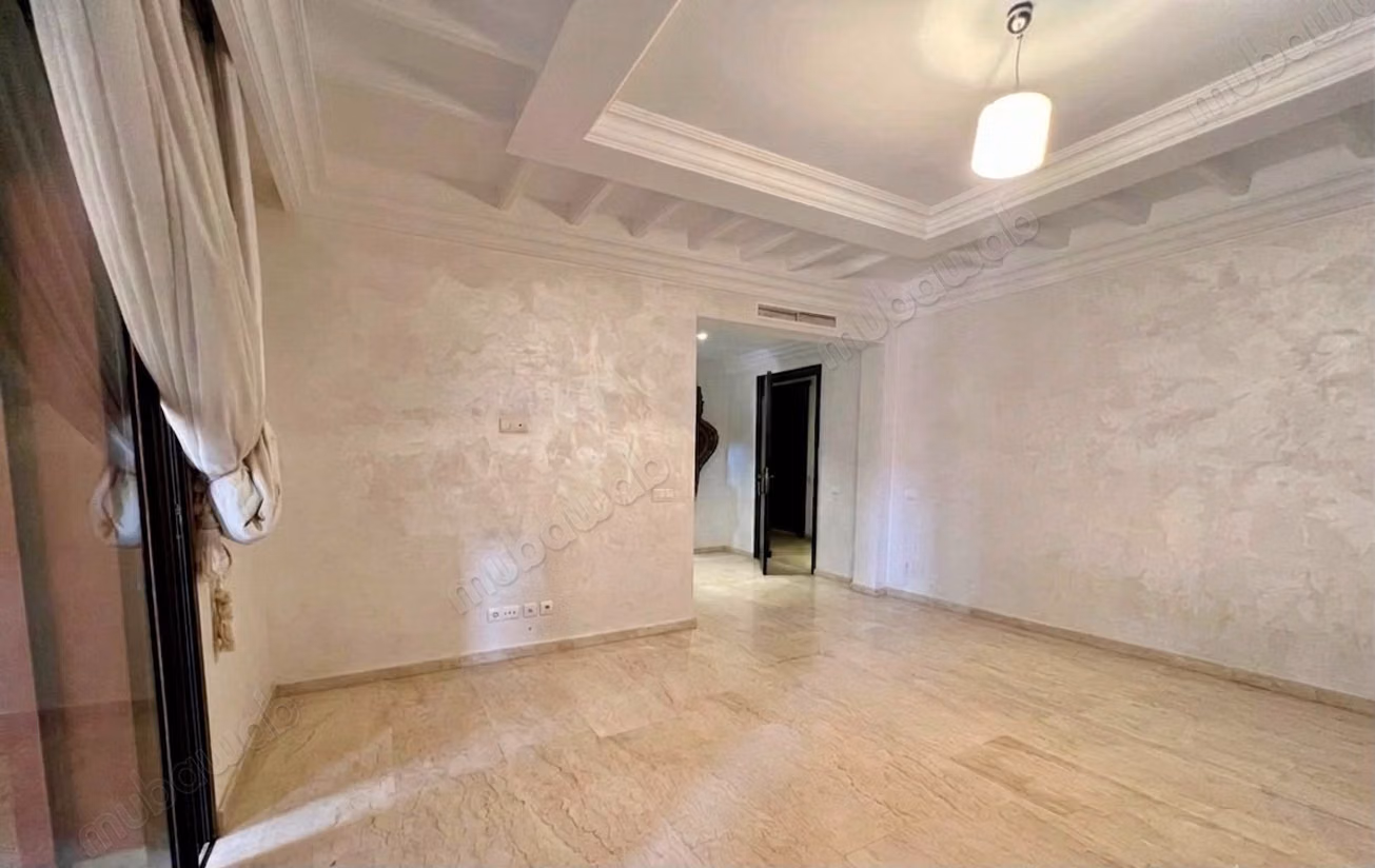 Find an apartment to buy in Guéliz. Total area 113 m². Residence with caretaker, general air conditioning