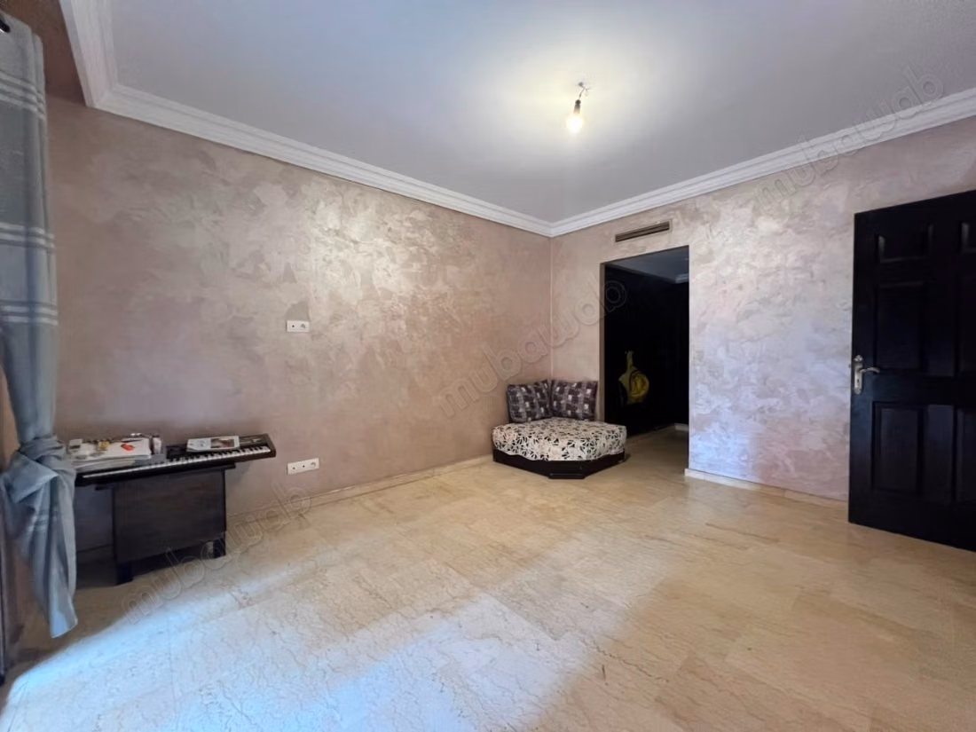 Find an apartment to buy in Guéliz. Total area 113 m². Residence with caretaker, general air conditioning