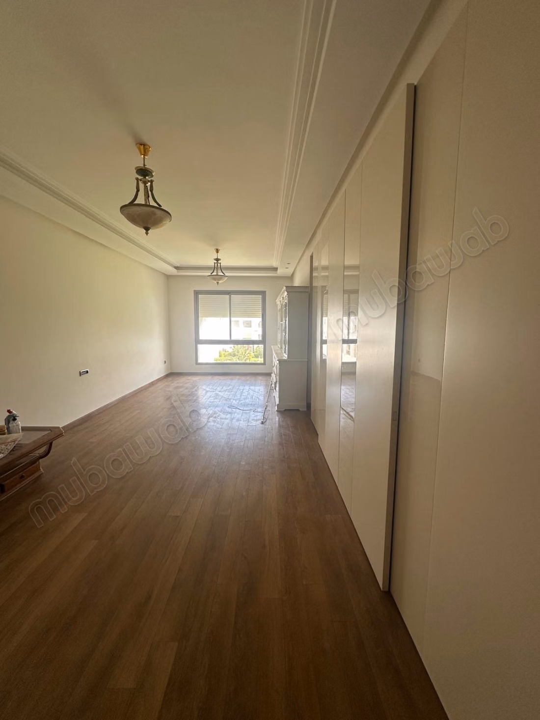 Te huur appartement 238 m² 3 kamers