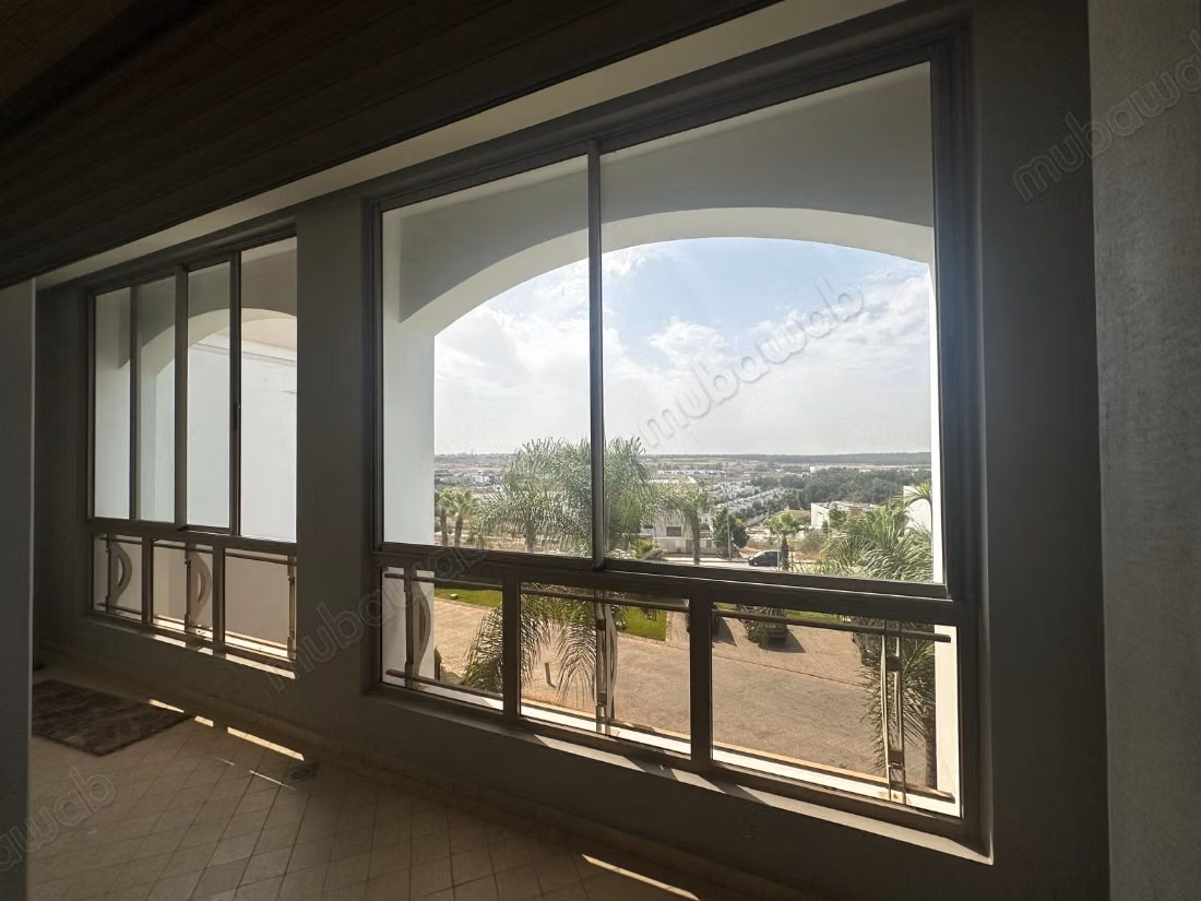 Te huur appartement 238 m² 3 kamers