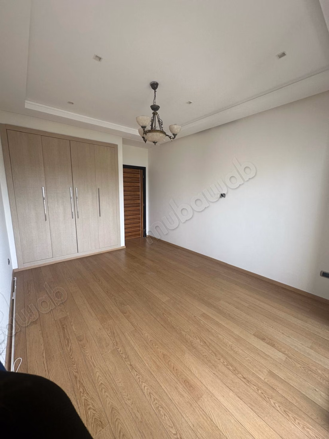 Te huur appartement 238 m² 3 kamers
