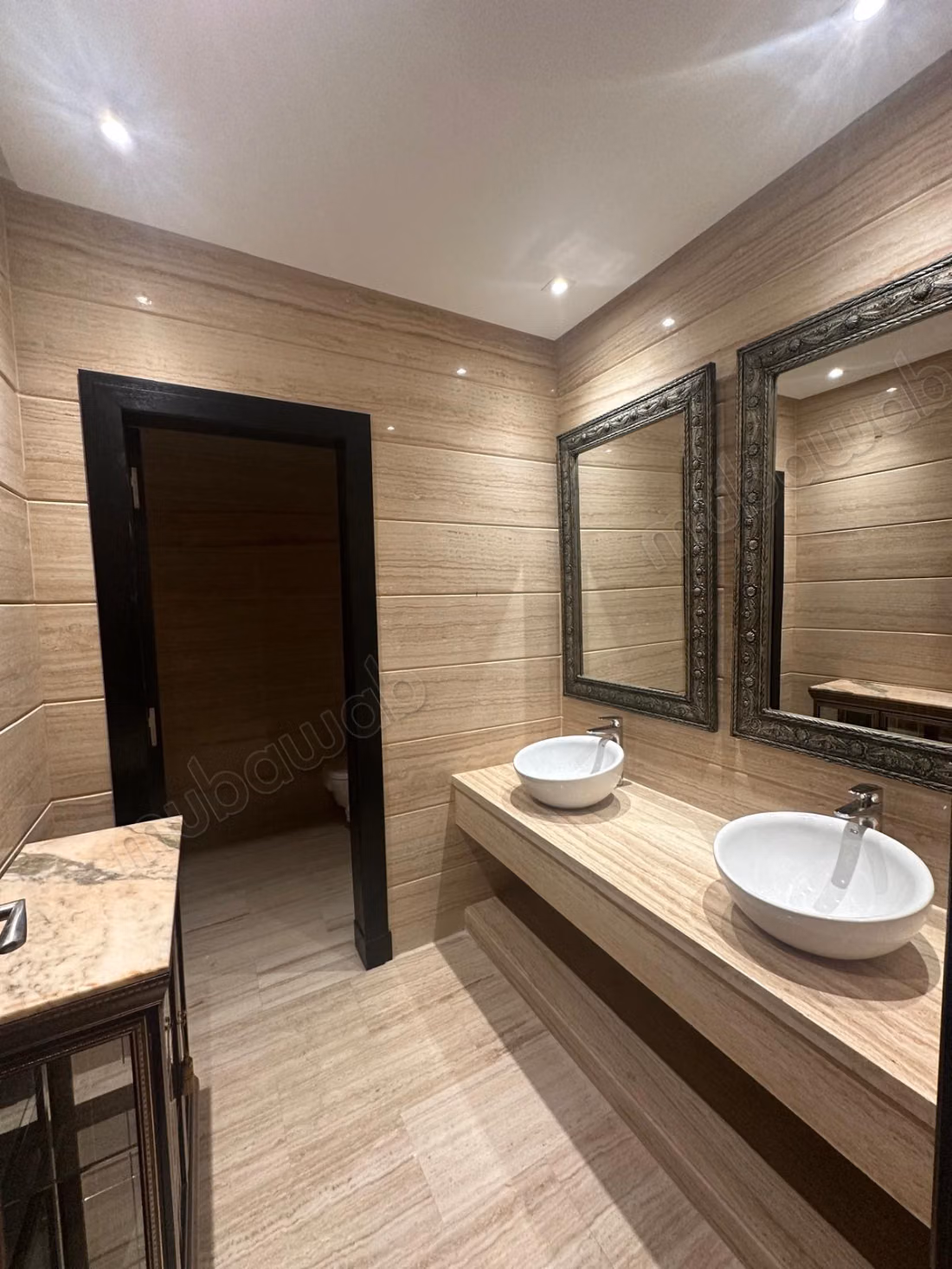 Te huur appartement 238 m² 3 kamers