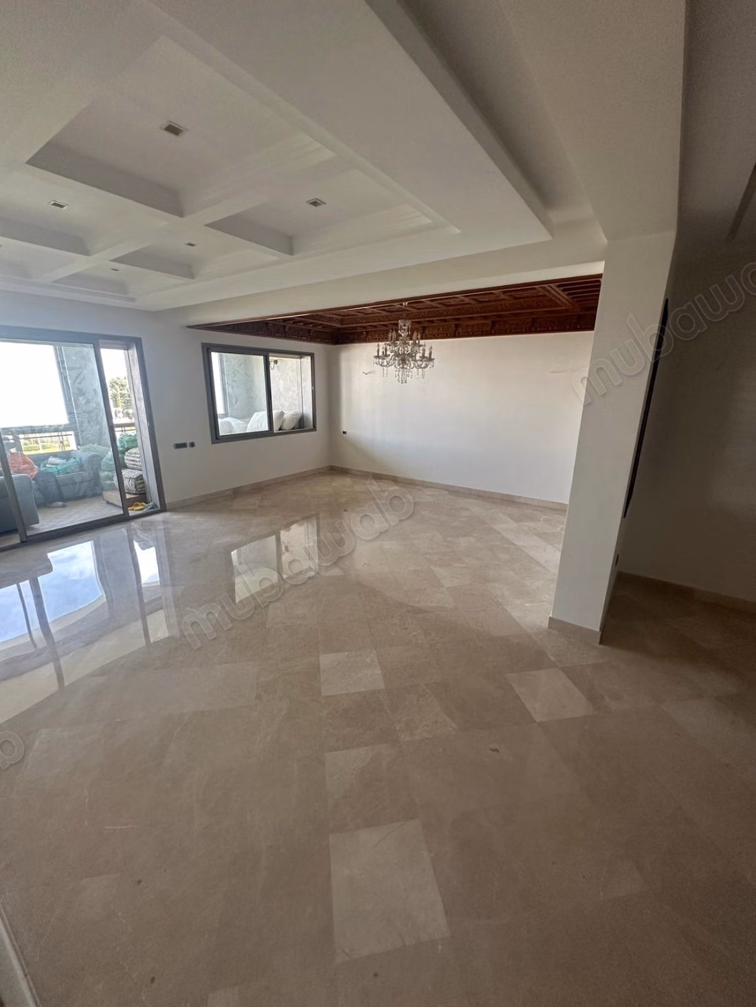 Te huur appartement 238 m² 3 kamers