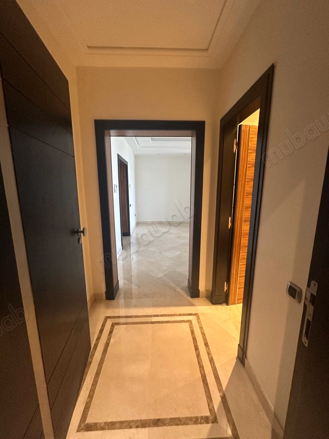 Te huur appartement 238 m² 3 kamers
