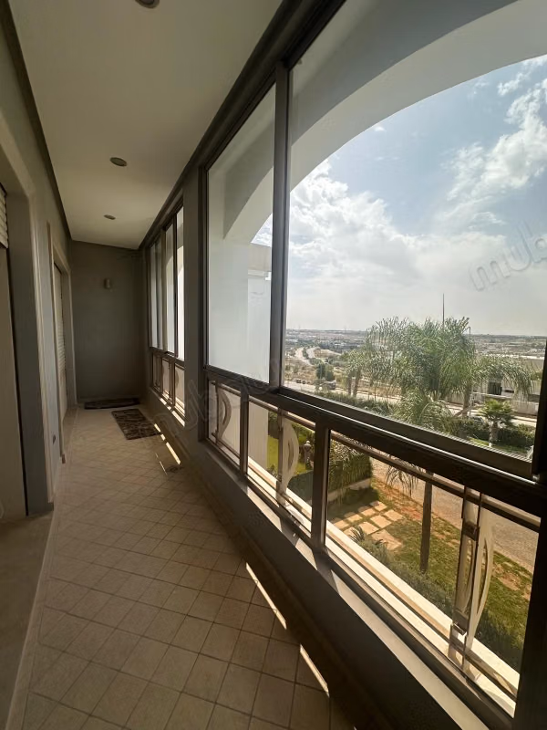 Te huur appartement 238 m² 3 kamers