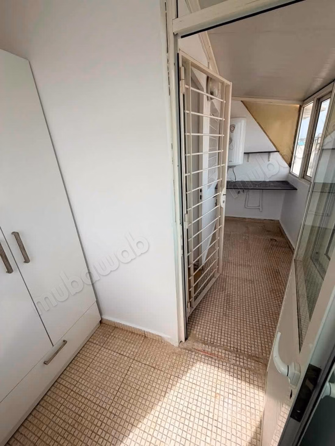 Appartement en location à Racine. 4 pièces. Parking et ascenseur