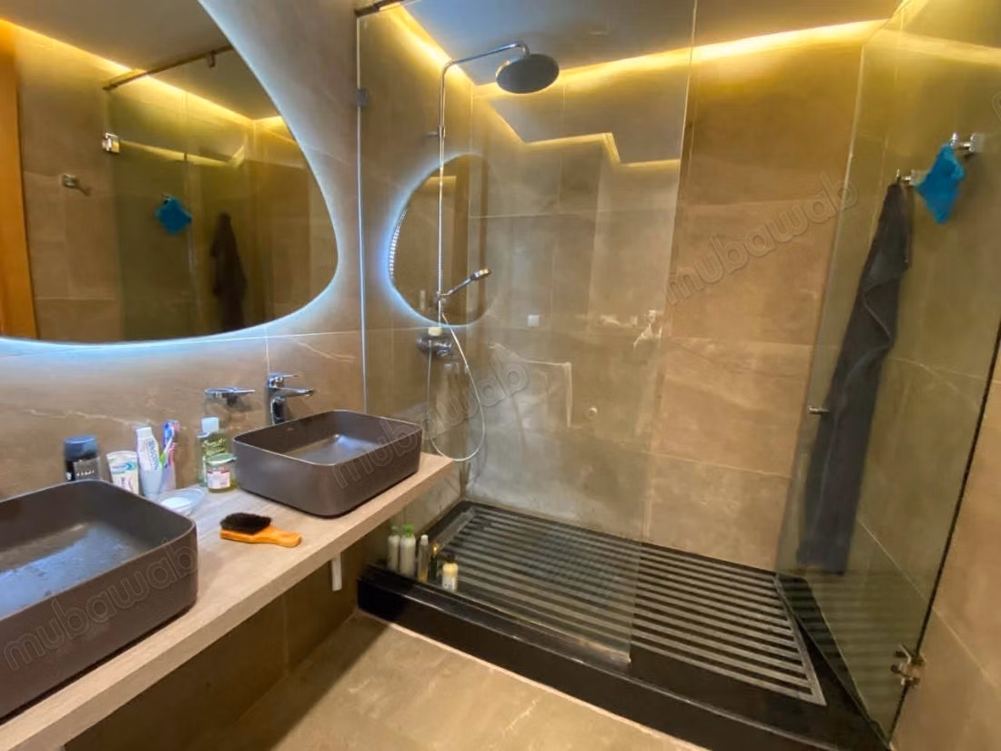 Beautiful furnished apartment for rent in Casablanca Finance City. 3 lovely bedrooms. Well furnished