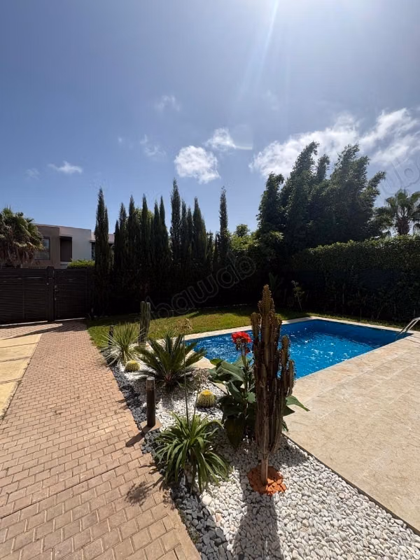 À louer villa vide neuf à dar bouazza