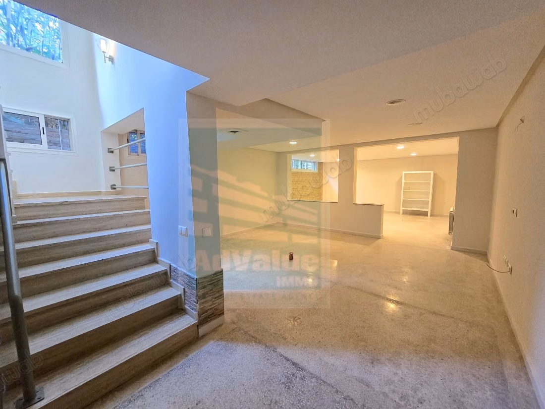 DV. 895: Villa avec piscine à Sidi Maarouf