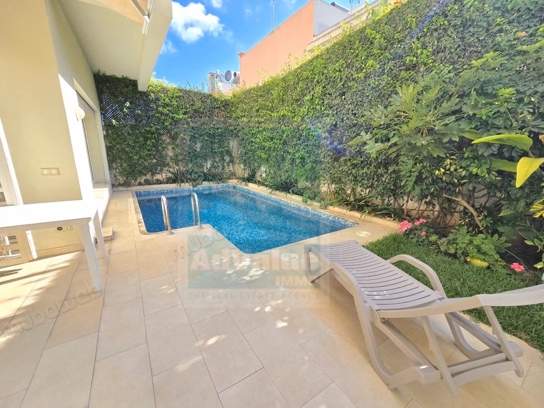 DV. 895: Villa avec piscine à Sidi Maarouf
