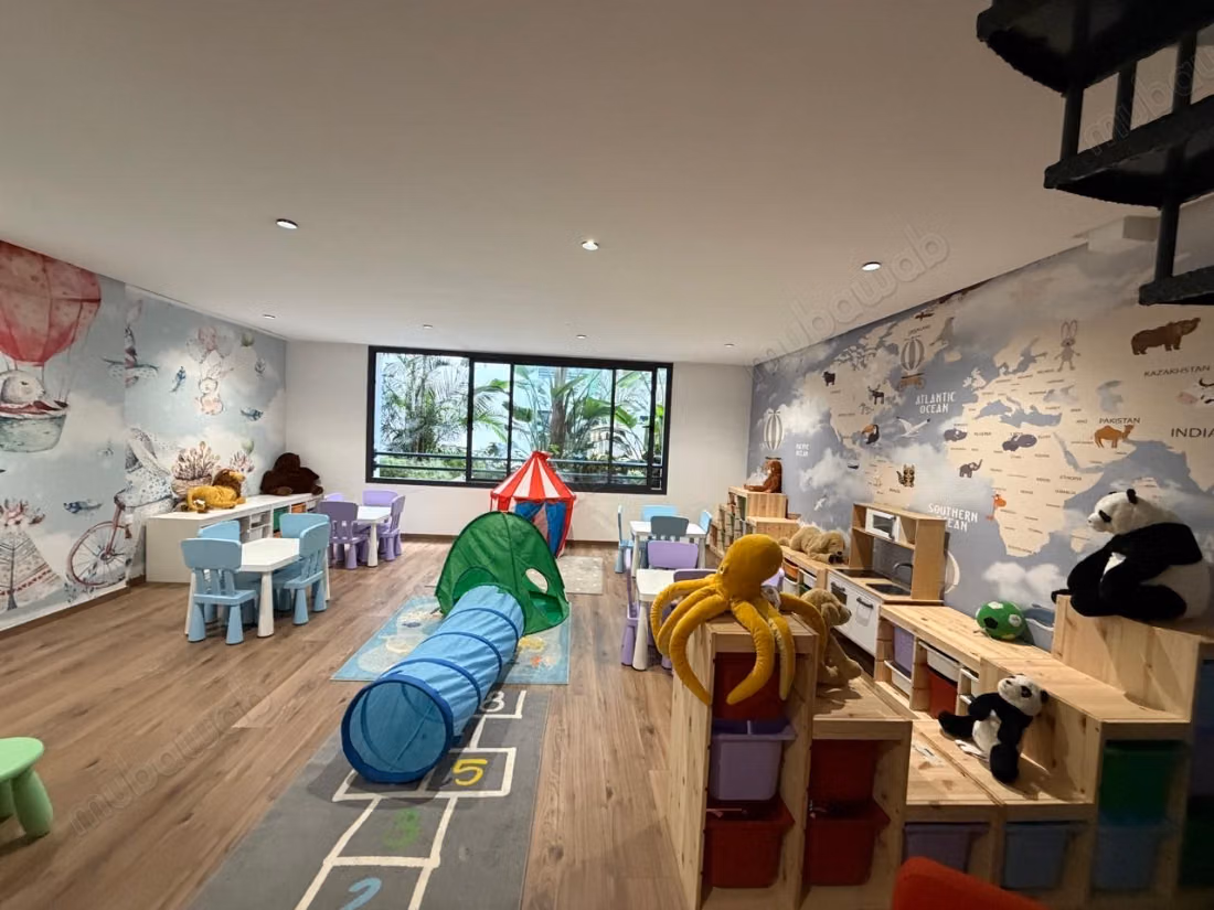 Uitzonderlijk gemeubileerd appartement met terras CFC