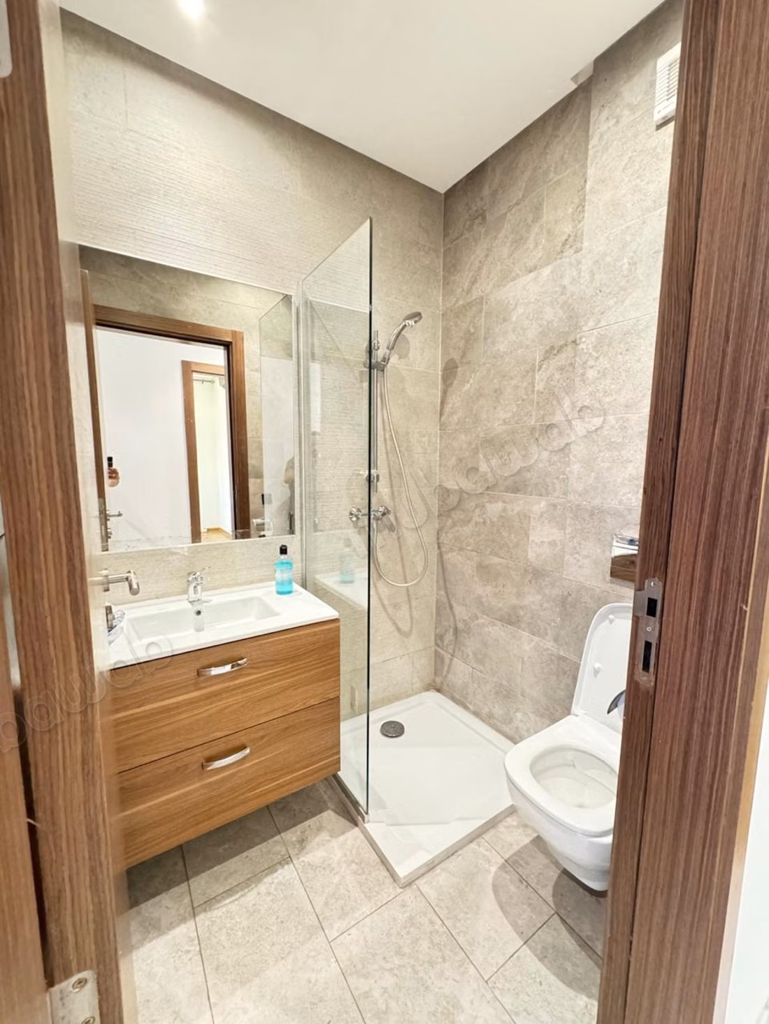Zeer mooi appartement te huur in Casablanca Finance City. 2 comfortabele kamers. Goed ingericht