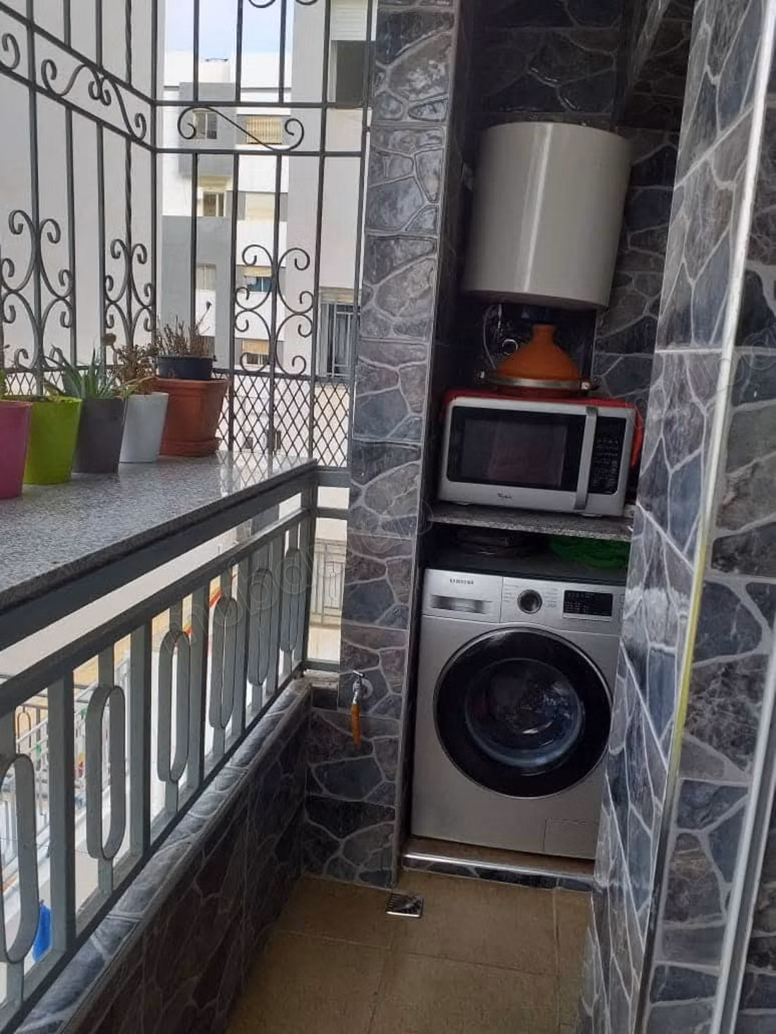 Appartement à vendre à Riad Oulfa. 3 chambres — 2