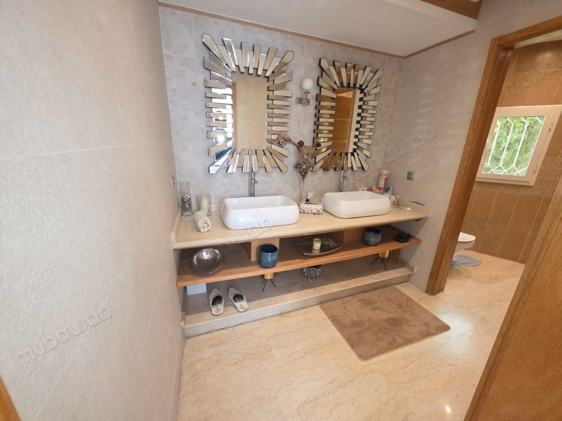 Eccezionale villa in vendita a Bouskoura Ville. Superficie di 450 m². Terrazzo e giardino