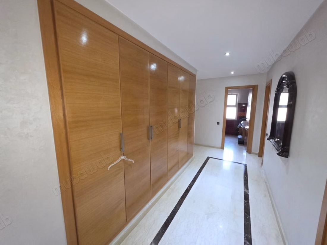Eccezionale villa in vendita a Bouskoura Ville. Superficie di 450 m². Terrazzo e giardino