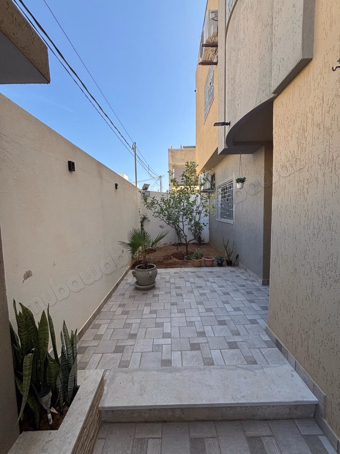 Casa di alta classe in vendita a Nouvelle Ariana. 5 belle camere. Doppi vetri e porta blindata