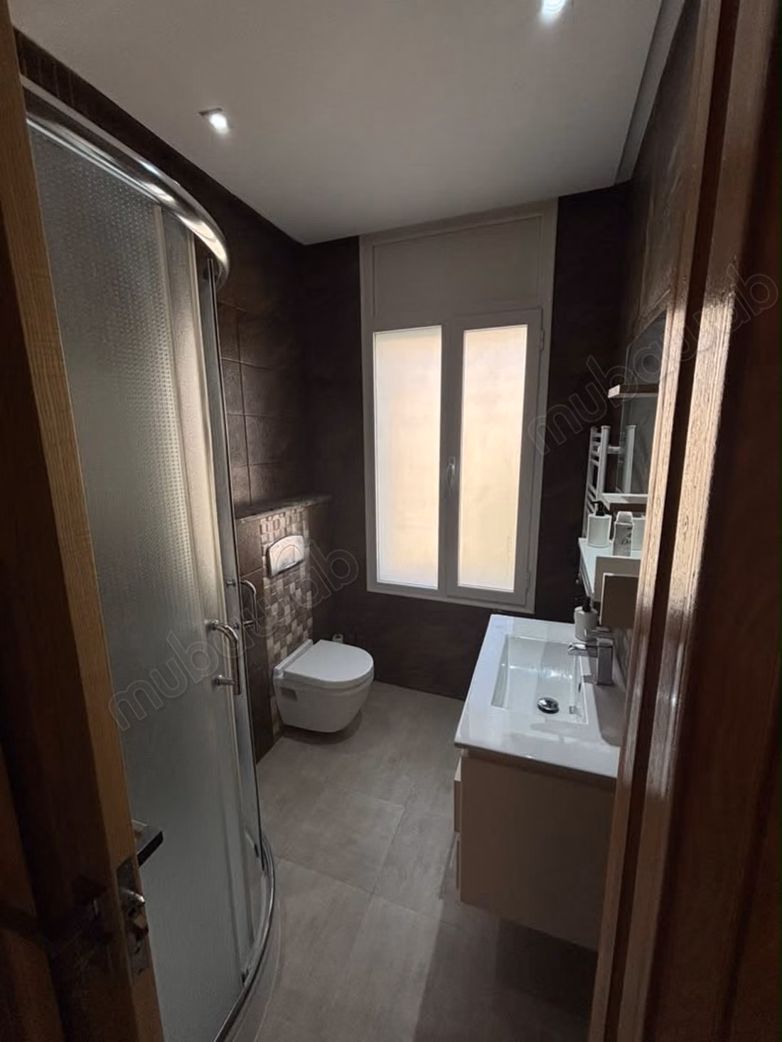 Casa di alta classe in vendita a Nouvelle Ariana. 5 belle camere. Doppi vetri e porta blindata