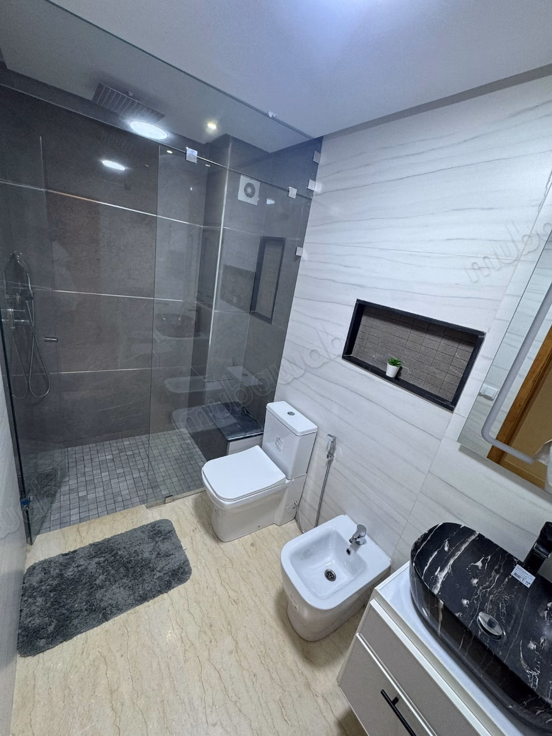 Rental of an apartment in Hay Izdihar 1 Room. Furnished