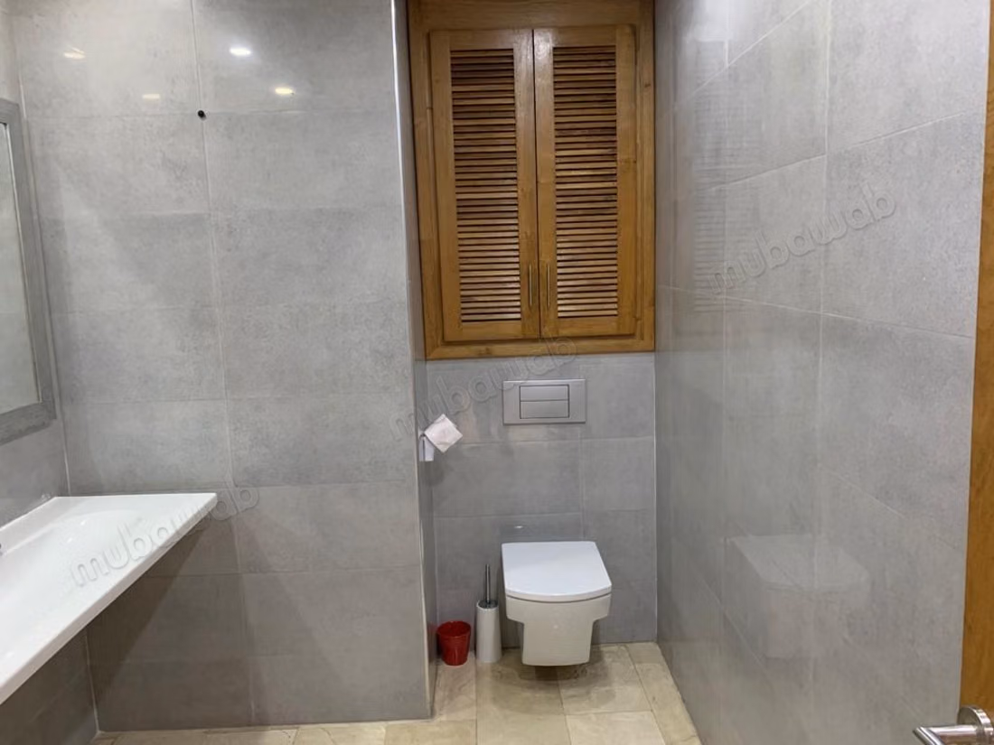 Espectacular apartamento en alquiler en Gauthier. 5 habitaciones grandes. Parking y ascensor