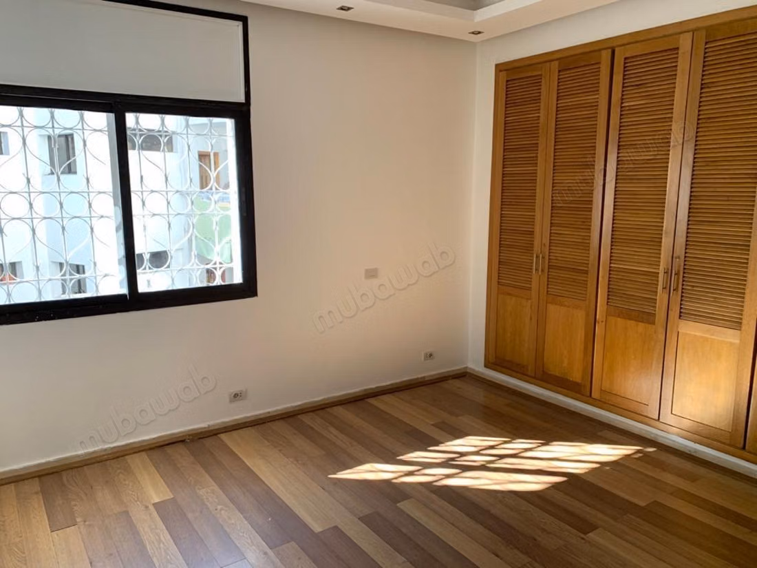 Espectacular apartamento en alquiler en Gauthier. 5 habitaciones grandes. Parking y ascensor