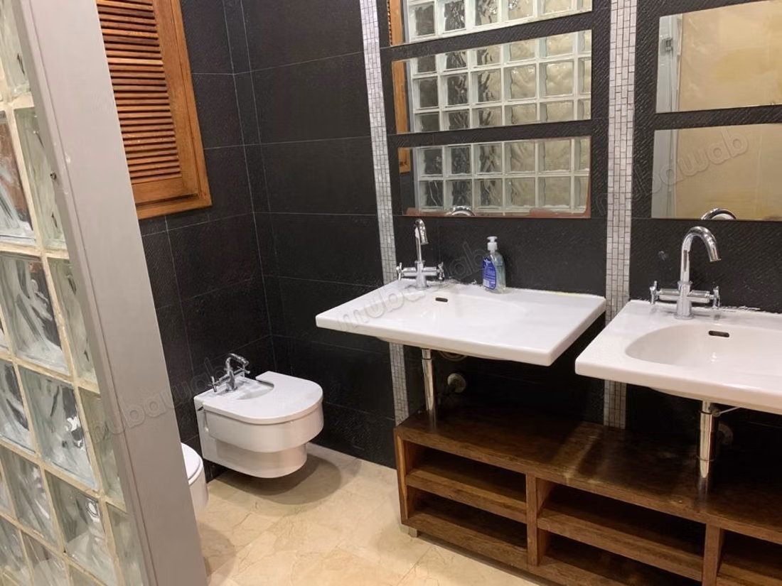 Espectacular apartamento en alquiler en Gauthier. 5 habitaciones grandes. Parking y ascensor