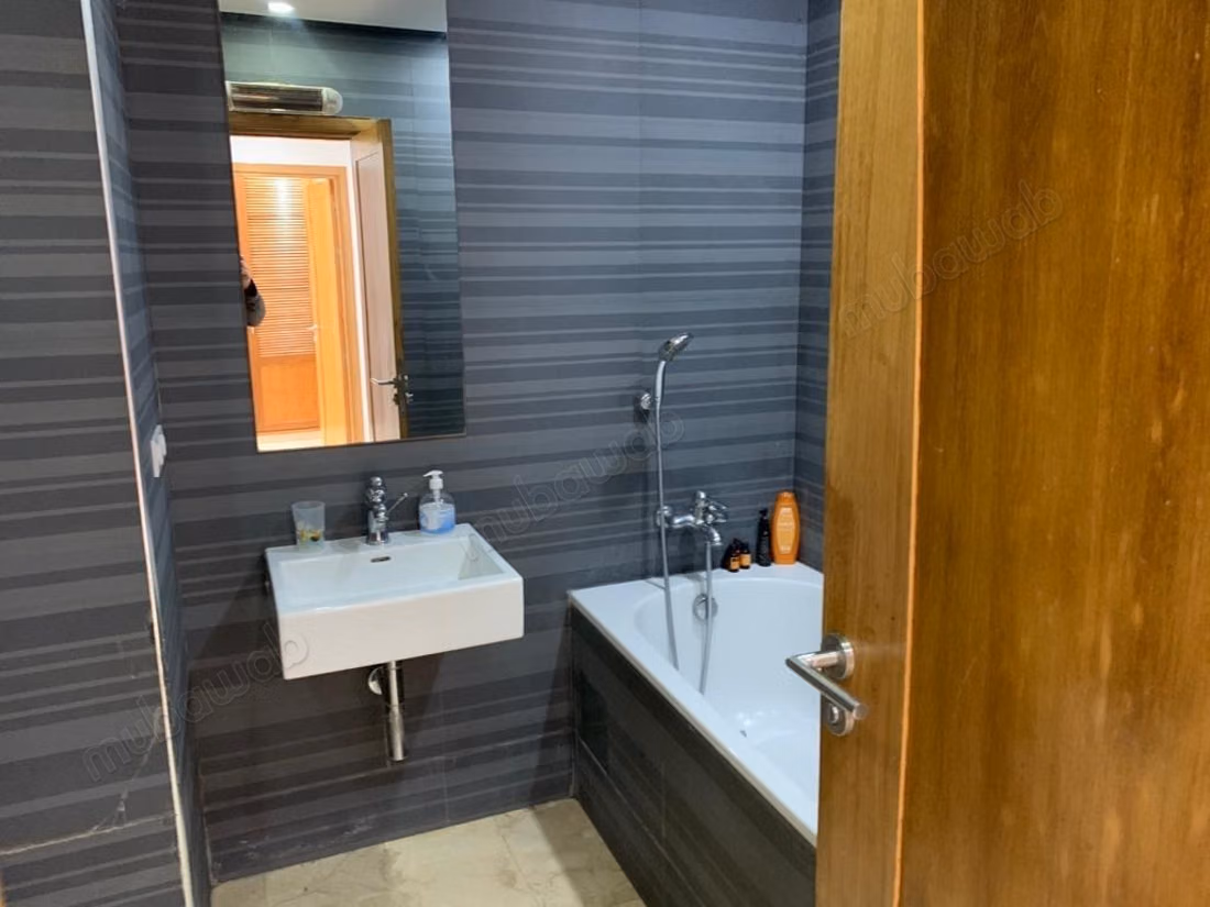 Espectacular apartamento en alquiler en Gauthier. 5 habitaciones grandes. Parking y ascensor