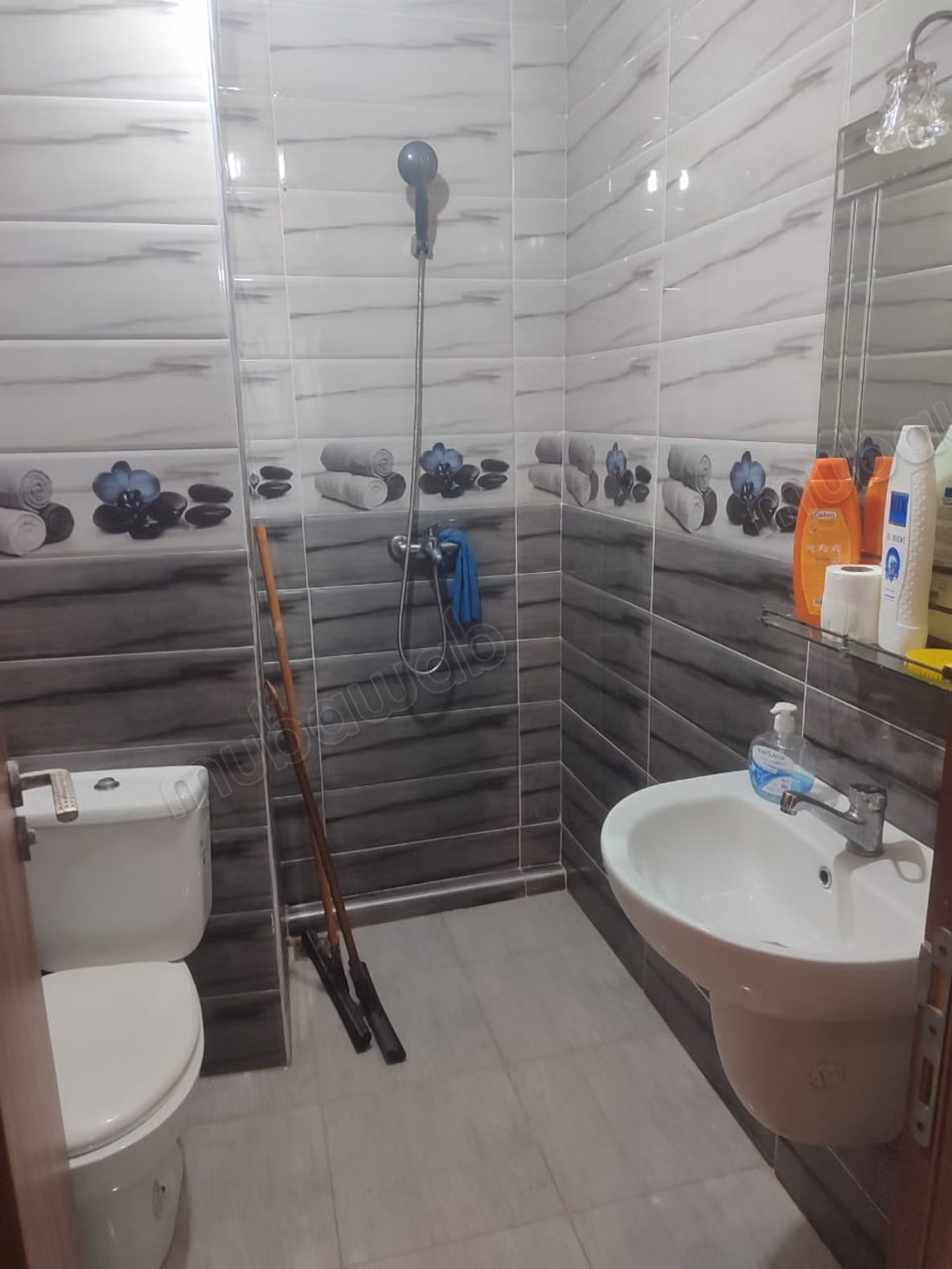 Bel appartement à vendre à Tantonville. 
3 grandes pièces. 
Double vitrage et porte blindée — 3