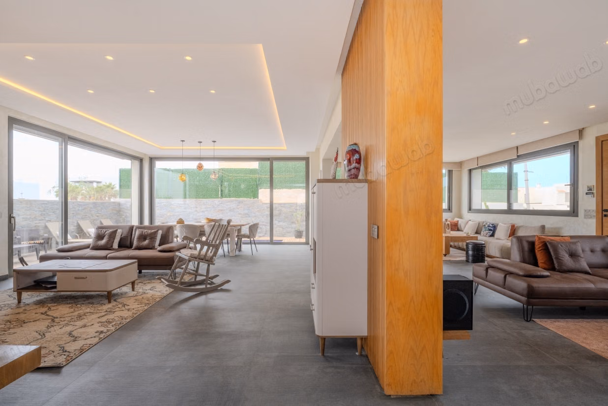 Superb Contemporary Villa 100m from the Beach
