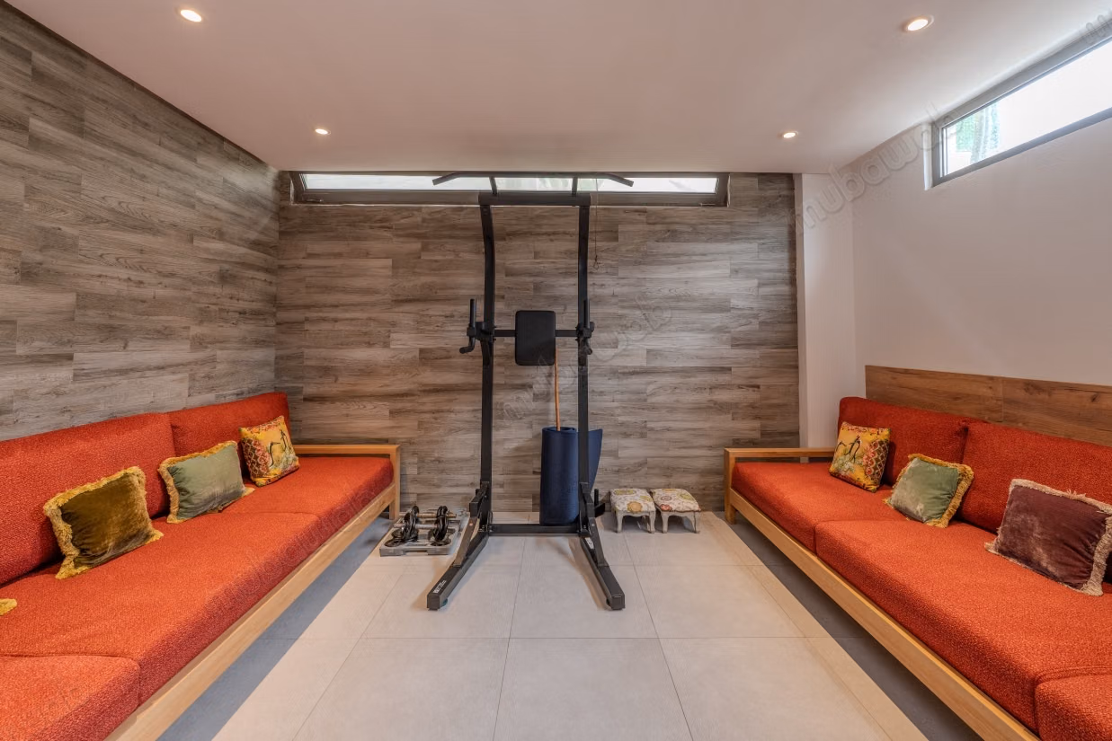 Superb Contemporary Villa 100m from the Beach