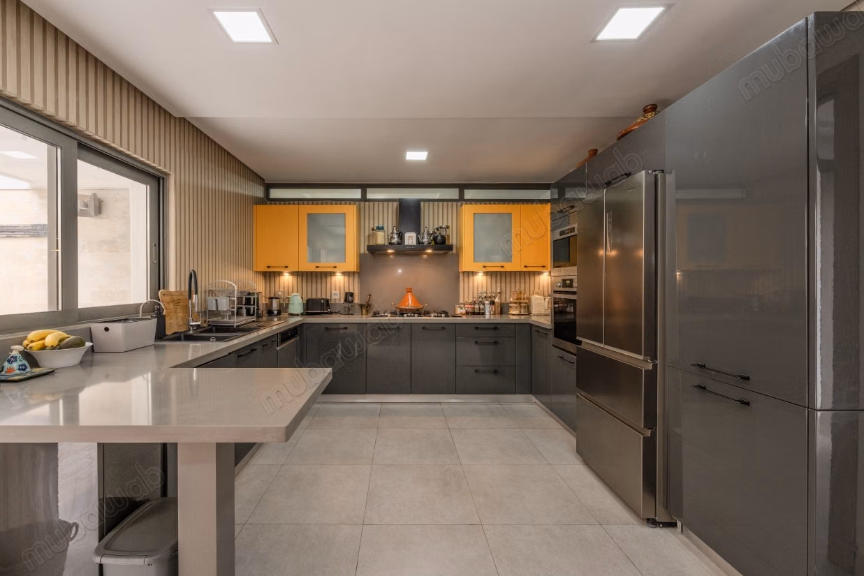 Superb Contemporary Villa 100m from the Beach