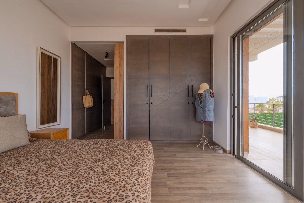 Superb Contemporary Villa 100m from the Beach