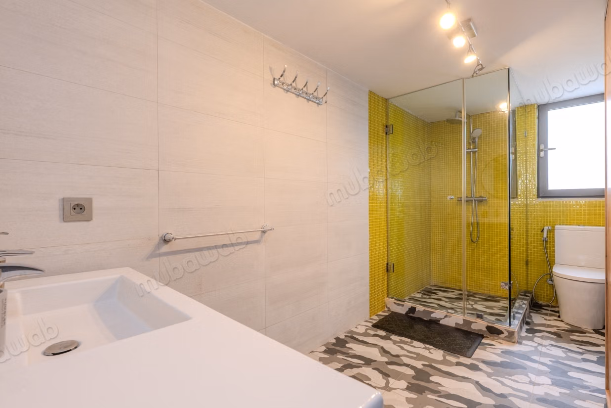 Superb Contemporary Villa 100m from the Beach