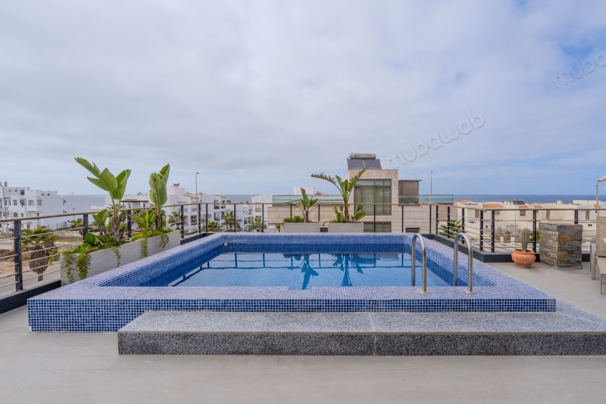 Superb Contemporary Villa 100m from the Beach