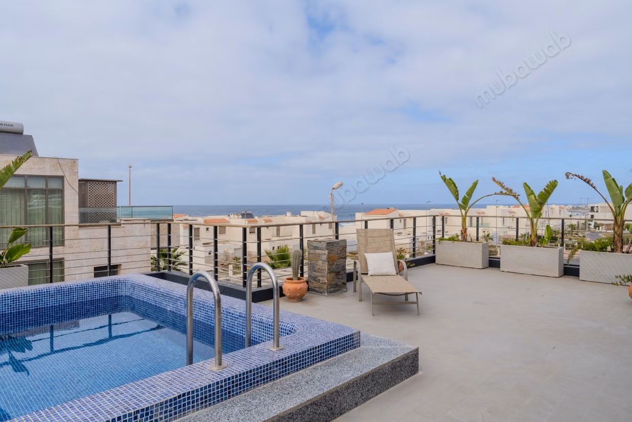 Superb Contemporary Villa 100m from the Beach