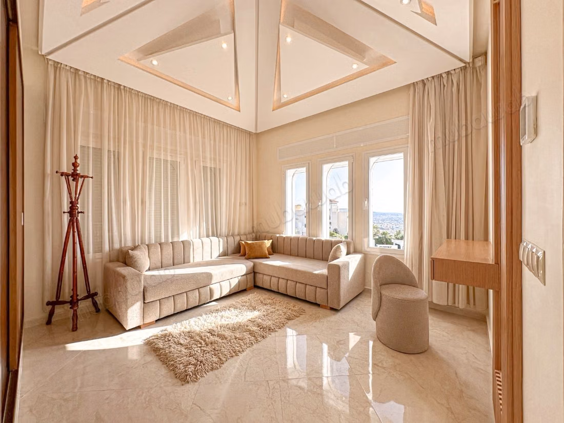 Villa de lujo en alquiler mensual en Noynoy ciudad de Tánger. 5 habitaciones excelentes. Amueblada